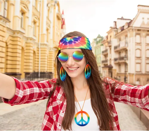 Vista 6 de Hicarer El juego de 4 accesorios hippie incluye collar y aretes de signo de la paz de los años 70 gafas de sol hippie disfraces de teñido anudado