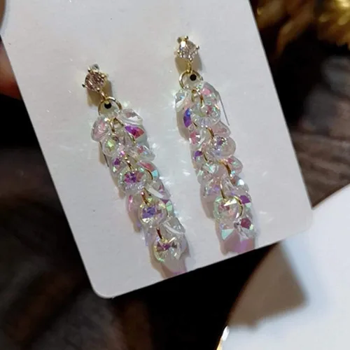 Vista 4 de Pendientes largos para mujer, diseño de diamantes de imitación