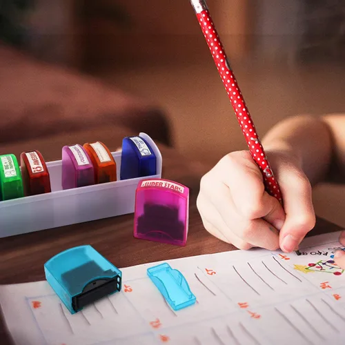 Vista 7 de RELIANCER Juego de 8 sellos para profesores, coloridos sellos motivacionales autoentintados para el aula, para calificación, alentadores