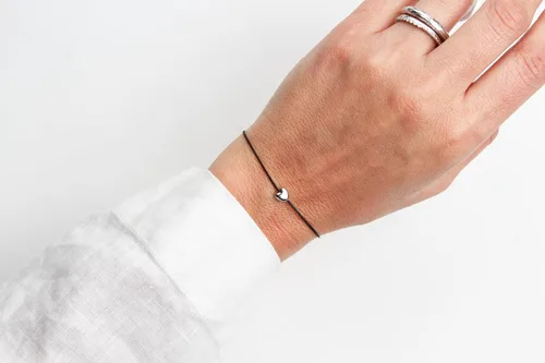 Vista 5 de NAZ COLLECTION - Pulsera con dije de corazón para pareja con cuerda ajustable - Pulsera de la amistad, pulsera de protección de Cabalá, regalo