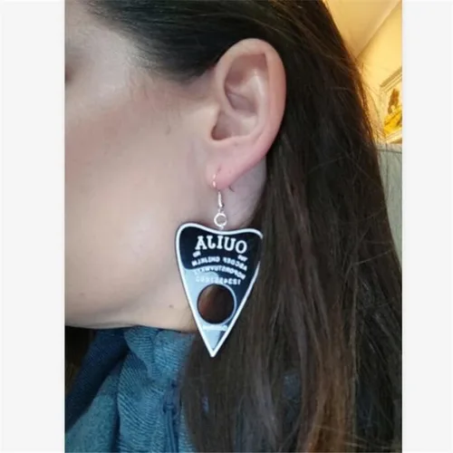 Vista 2 de Ouija - Aretes colgantes de tablero, lentejuelas con purpurina a la moda, aretes de planchette Ouija para mujeres y hombres que traen la suerte
