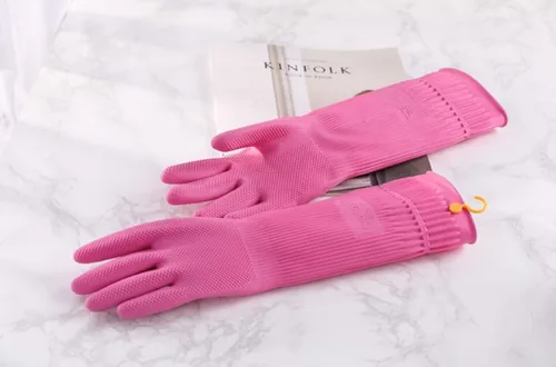 Vista 8 de Myungjin Guantes de goma antideslizantes reutilizables e impermeables para el hogar con gancho para colgar y secar (1 par/pequeño)