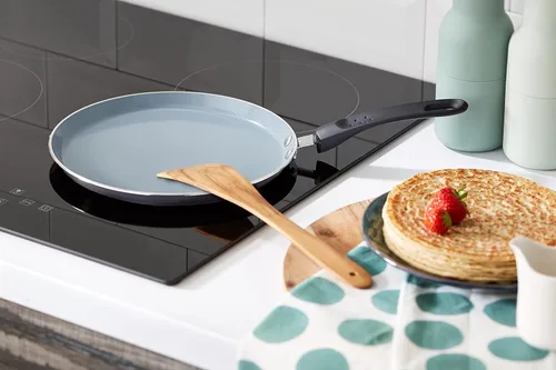 Vista 6 de MasterClass Eco Induction - Sartén para crepes y panqueques con antiadherente, sin productos químicos, aluminio/hierro, negro/azul, 9.4 in
