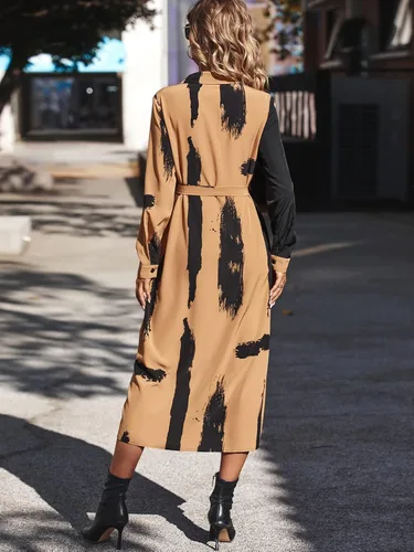 Vista 2 de WDIRARA Vestido maxi camisero con cinturón y botones frontales y estampado de pincel en bloque de color para mujer