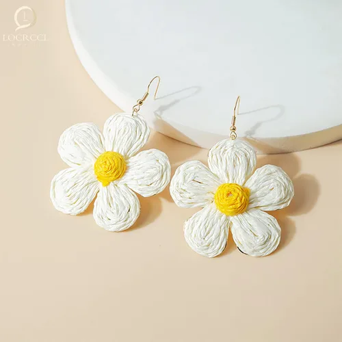 Vista 3 de Locrccl Aretes colgantes de ratán envueltos en paja de rafia para mujer, aretes de ratán para vacaciones de verano, esenciales para playa, aretes