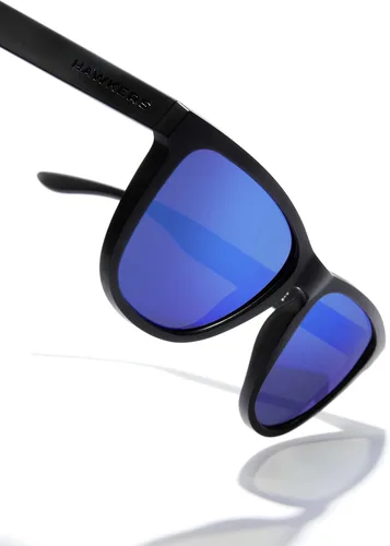 Vista 83 de Hawkers One Sunglasses for Men and Women - 100% UV400 Protection - Lightweight and Square Sunglasses