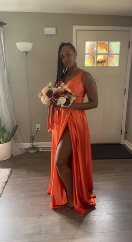 Vista 5 de Miao Duo Vestidos de dama de honor de satén con cuello en V para mujer, con abertura, tirantes delgados, vestidos formales de graduación