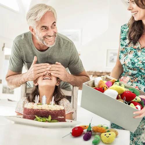 Vista 3 de Juego de 40 piezas de juguetes de peluche de alimentos de verduras, lindo llavero de juguete de peluche de vegetales pequeños para recuerdos