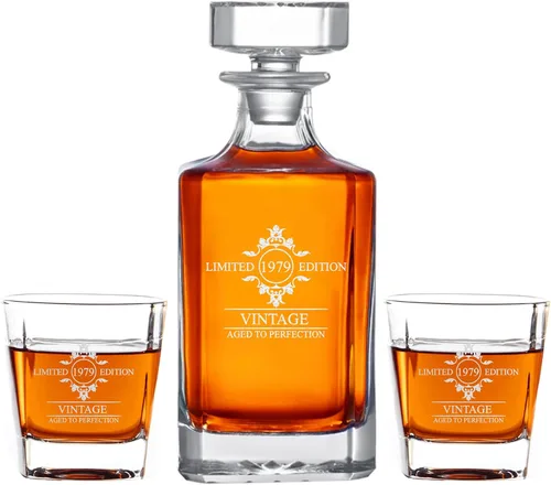 Vista 2 de Personalized Whiskey Decanter Set with Glasses - 7 Design Options - Custom Engraved Liquor 27 oz, Bourbon Decanter for Men Dad Birthday Graduation