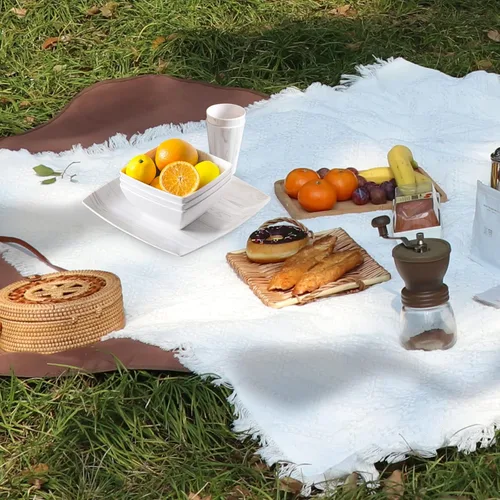 Vista 8 de Juego de vajilla de melamina de 16 piezas con aspecto de madera, tazas cuadradas, vasos de madera de grano de madera, platos de plástico