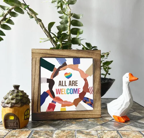 Vista 4 de Letrero de bienvenida: All Are Welcome, placa de madera, arte de mesa, decoración de aula de diversidad y escuela, estilo granja, decoración