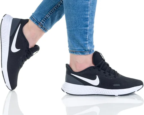 Vista 6 de Nike Revolution 5 Tenis de correr para mujer
