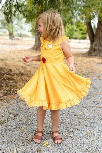 Vista 2 de Little Adventures Vestido de princesa de belleza amarillo