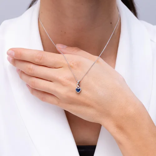 Vista 4 de Angara Heart-Shaped Blue Sapphire Infinity Pendant with Diamond Accents Oro Rosa