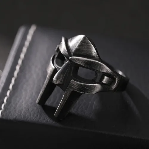 Vista 2 de DOOM - Anillo de máscara para hombre, estilo gladiador, anillo de acero inoxidable de titanio negro, Acero inoxidable Titanio Acero inoxidable