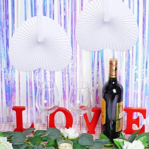 Vista 4 de Yolyoo 24 abanicos de boda blancos plegables de papel con forma de corazón con mango de plástico para fiestas de cumpleaños, suministros de verano