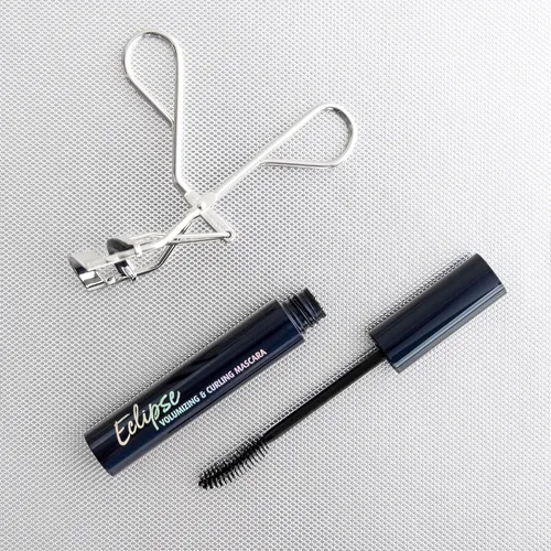 Vista 7 de Lune+Aster Powerlash - Rizador de pestañas Diseño japonés, forma universal con almohadillas acolchadas suaves y redondeadas