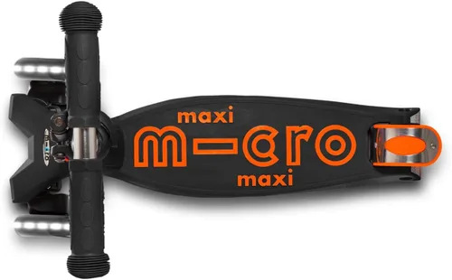 Vista 4 de Micro Kickboard – Maxi Deluxe LED – Monopatín pequeño de tres ruedas, inclinado a girar, diseño suizo para niños con ruedas con luces LED activadas