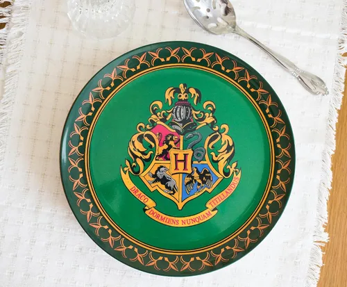 Vista 3 de Silver Buffalo Harry Potter Hogwarts Crest Solid Diamond Pattern Juego de 4 platos de melamina de 10 pulgadas Harry Potter Hogwarts Crest - Juego