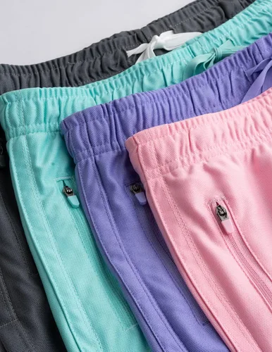 Vista 7 de Paquete de 4 pantalones cortos deportivos para niñas de 3 pulgadas, pantalones cortos de fútbol para niñas, ropa deportiva con bolsillos
