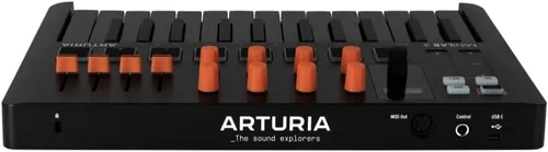 Vista 3 de Arturia MiniLab 3 - Teclado MIDI compacto y controlador de almohadilla Paquete naranja con cable MIDI de 6 pies + paño de limpieza de microfibra