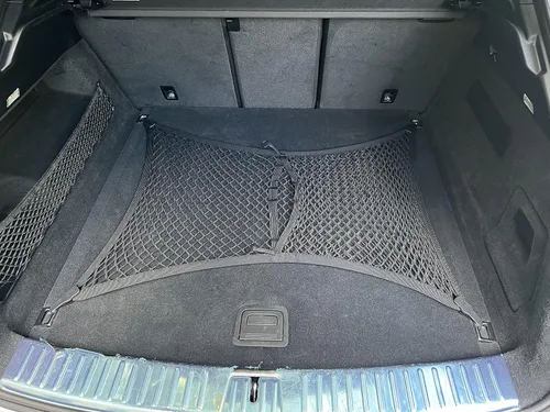 Vista 4 de Red de carga elástica para maletero para Porsche Cayenne 2019-2025 – Organizadores y almacenamiento de maletero premium – Red de equipaje