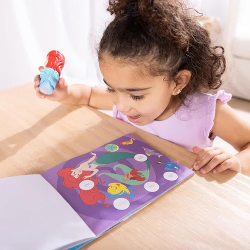 Vista 2 de Melissa & Doug Pegatina Wow! Disney Princess Ariel Stamper y almohadilla de actividades