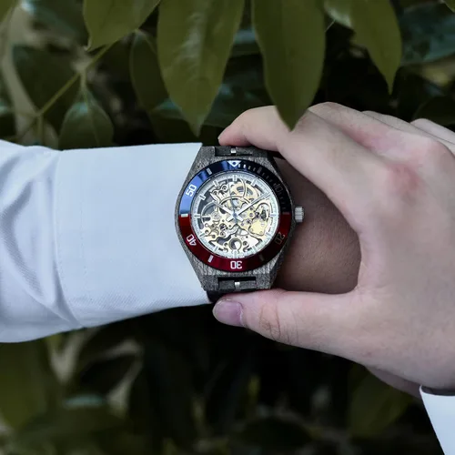Vista 7 de 2win Reloj mecánico de madera para hombre, diseño de esqueleto, esfera transparente, acero inoxidable y madera de arce, logotipo personalizado, idea