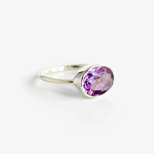 Vista 17 de Oval Birthstone Ring Bezel Set in Vermeil Gold, Sterling Silver, or Rose Gold, Stacking Birthstone Ring [rOMB]