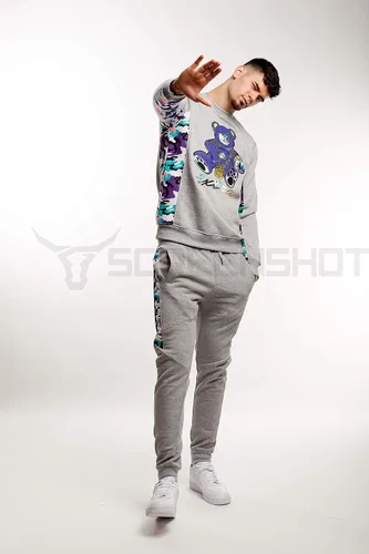 Vista 29 de SCREENSHOT APPLIQUE F11966 Premium Fleece Streetwear Chenille EMB Crew Neck Sweatshirt - Classic Fit