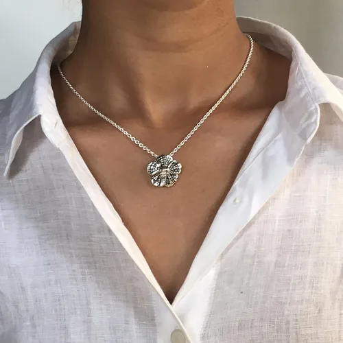 Vista 4 de on Amazon Orchid Collection – Designer Sterling Silver Vanda Orchid Jewelry Pendant Necklace Gift – Customizable Length