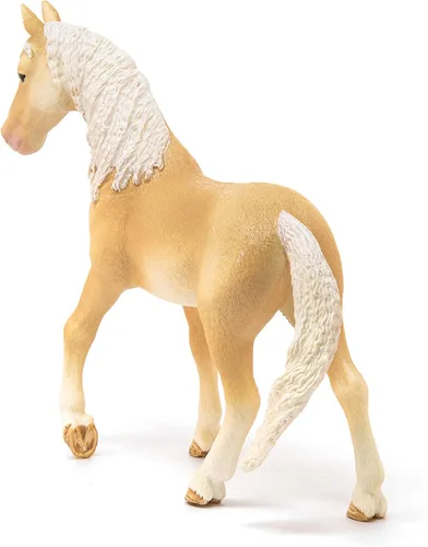 Vista 3 de Schleich Horse Club, figurilla de animal, juguetes de caballo para niñas y niños de 5 a 12 años, semental Akhal-Teke, edades 5+