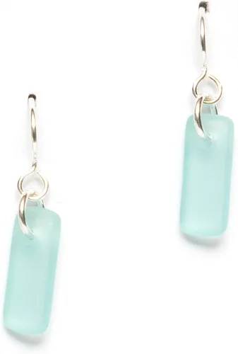 Vista 7 de Pendientes de cristal de mar Murmur - Pendientes de cristal de playa de alambre francés de ley para mujer de EcoSeaCo, utilizando