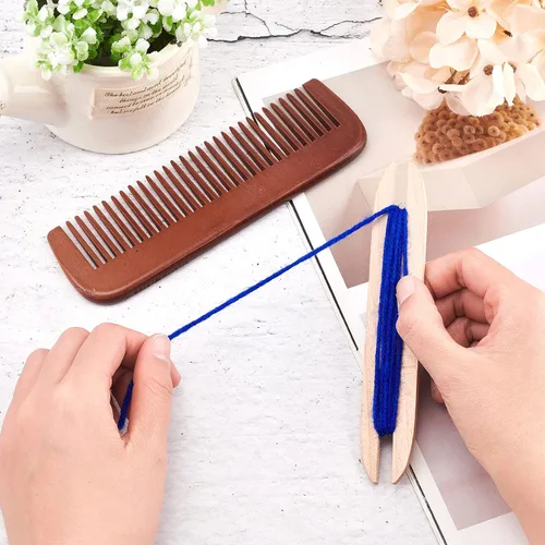 Vista 3 de NBEADS Kit de herramientas de tejido, incluye 1 lanzadera de telares de madera y 1 pieza de accesorios de máquina de telar de peine de madera