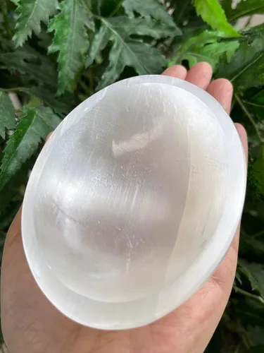 Vista 10 de GAF TREASURES Cuenco de selenita circular de 2.5 pulgadas, cristal de selenita tallado con piedras preciosas, cuenco de meditación, cuenco de reiki
