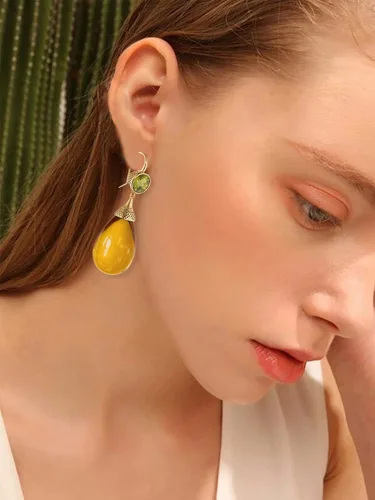 Vista 7 de Aretes de lágrima para mujer, aretes colgantes chapados en oro, aretes colgantes de gota de agua, elegantes aretes de ganchos, regalo de joyería