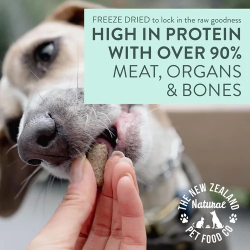 Vista 4 de The New Zealand Natural Pet Food Co Woof Alimento Liofilizado para Perros - Venado Salvaje, Alto en Proteínas, Complemento Alimenticio y Golosinas