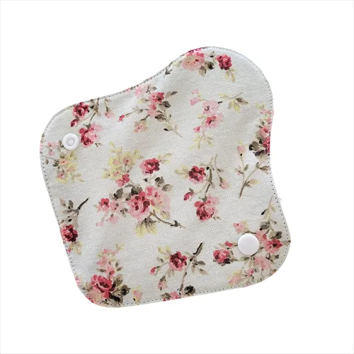 Vista 4 de Lilind ® Paquete de 7 toallas de tela para tanga en flores rojas, 100% algodón orgánico, reutilizables, lavables, toallas sanitarias menstruales
