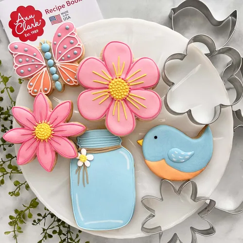 Vista 2 de Ann Clark - Juego de 5 cortadores de galletas para el Día de la Madre para el Día de la Madre, fabricado en Estados Unidos, mariposa, pájaro, flor