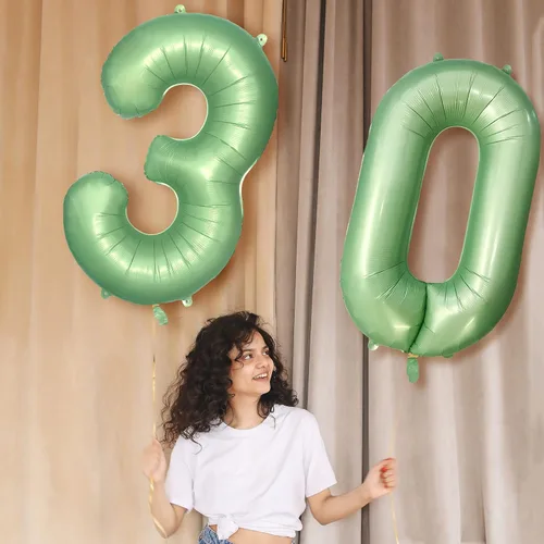 Vista 3 de Globos verdes del número 0 de 40 pulgadas, decoración de fiesta verde mate, globo grande de cumpleaños retro verde oliva para decoración de fiesta