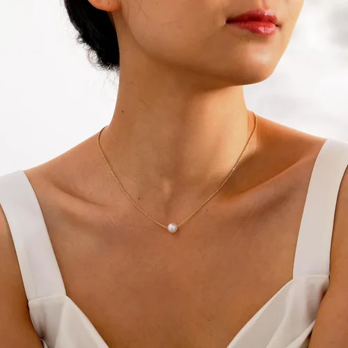 Vista 4 de TOBENY Collares de perlas para mujer, chapado en oro de 14 quilates, hecho a mano, gargantilla de perlas de imitación blanca, delicado collar