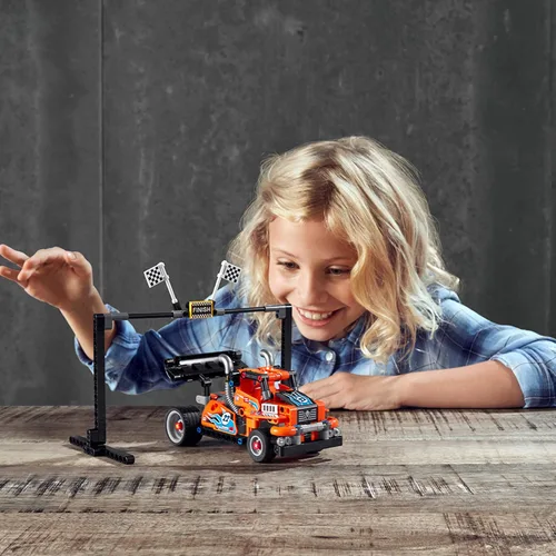Vista 2 de LEGO Technic Race Truck 42104 - Kit de construcción de camión modelo pull-back, 2020 (227 piezas)