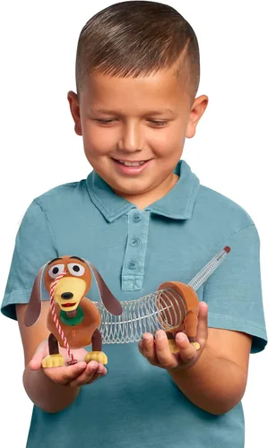 Vista 2 de Just Play - Juguete Slinky de Disney y Pixar, Toy Story, perro de juguete para niñas y niños de 3 años, juguetes para niños de 18 meses