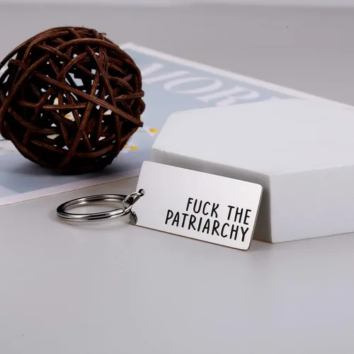 Vista 6 de FCK The Patriarchy Llavero de regalo para mujeres activistas