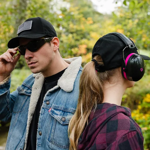 Vista 7 de TradeSmart Sombrero táctico negro con velcro para hombres y mujeres, gorra de béisbol con bandera estadounidense + parche de bandera estadounidense