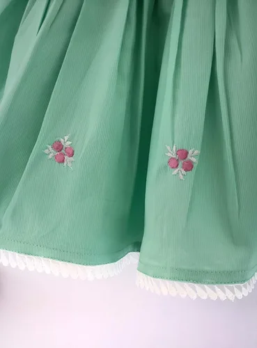 Vista 6 de Vestido de pana orgánico hecho a mano para bebé de 0 a 9 meses