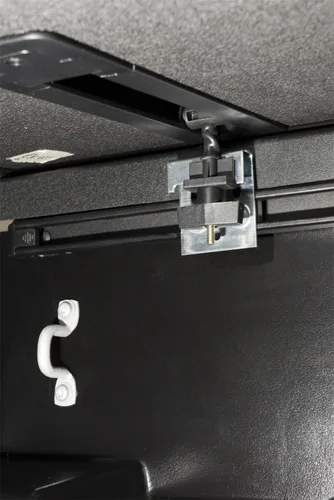 Vista 6 de Extang 83461 Solid Fold 2.0 cobertor para capota plegable y rígido para Tundra (de 5 1/2 pies) 2014-18 (con sistema de carril)