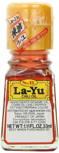 Vista 2 de Aceite de ají Layu, 1.11 onzas líquidas, de la marca S&B