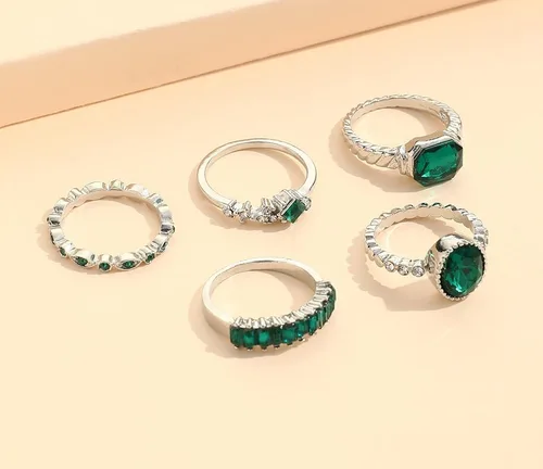 Vista 6 de Juego de 4 anillos de esmeralda vintage para mujer, anillos de dedo de cristal esmeralda vintage, anillos para nudillos, anillos dorados