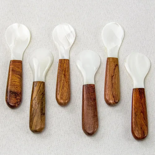 Vista 6 de DUEBEL Juego de 6 cucharas de caviar de mango de madera, cucharas de nácar de 4 pulgadas para servir caviar, servir huevos, deroración de catering